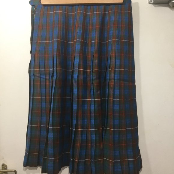 Highland Queen Dresses & Skirts - VINTAGE HIGHLAND QEEN PLEATED PLAID SKIRTS SIZE S